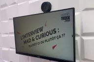 Studio Audiovisuel Mobile MadCityZen : un espace de tournage tout équipé pour enregistrer interviews, messages ou vidéos créatives en entreprise. | © MadCityZen